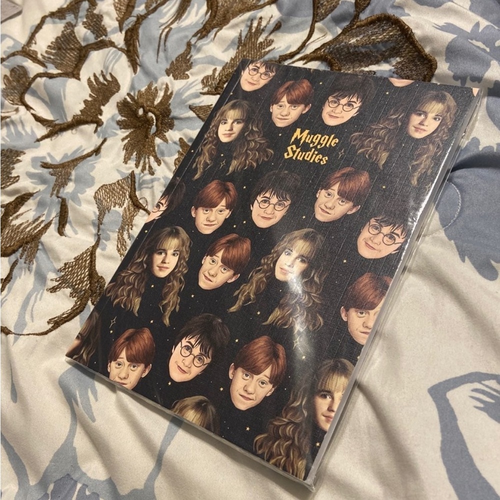 Warner Bros Harry‎ Potter Notebook Journal "Muggle Studies" Character Pattern